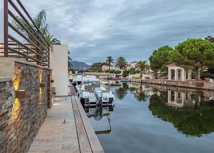 Villa N15 En Plein Coeur De La Marina, Proche De Rosas, Costa Brava