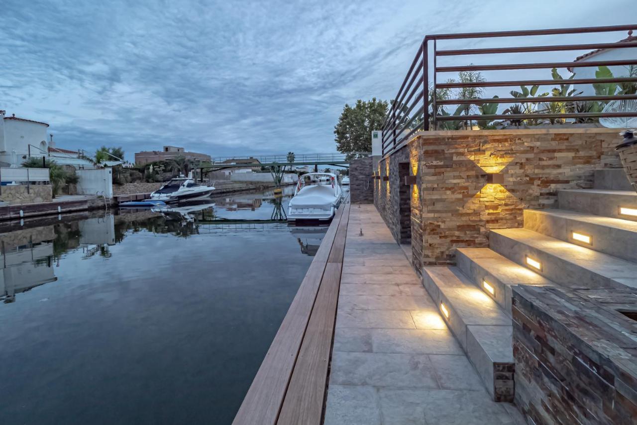 N15 En Plein Coeur De La Marina, Proche De Rosas, Costa Brava Empuriabrava