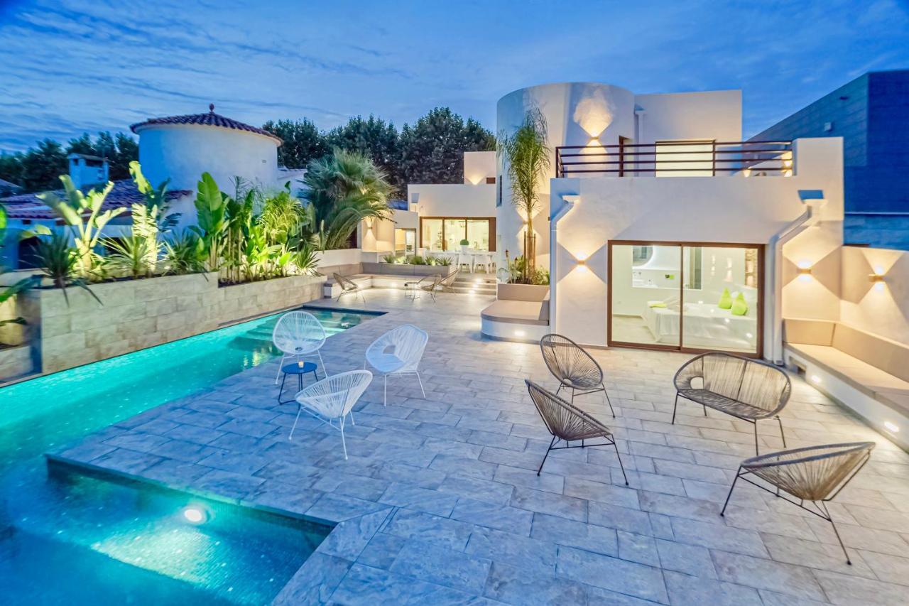 Villa N15 En Plein Coeur De La Marina, Proche De Rosas, Costa Brava