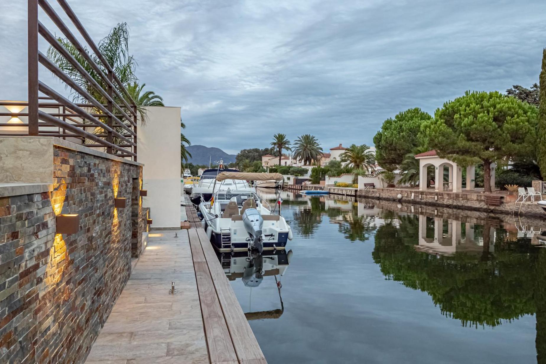 N15 En Plein Coeur De La Marina, Proche De Rosas, Costa Brava *